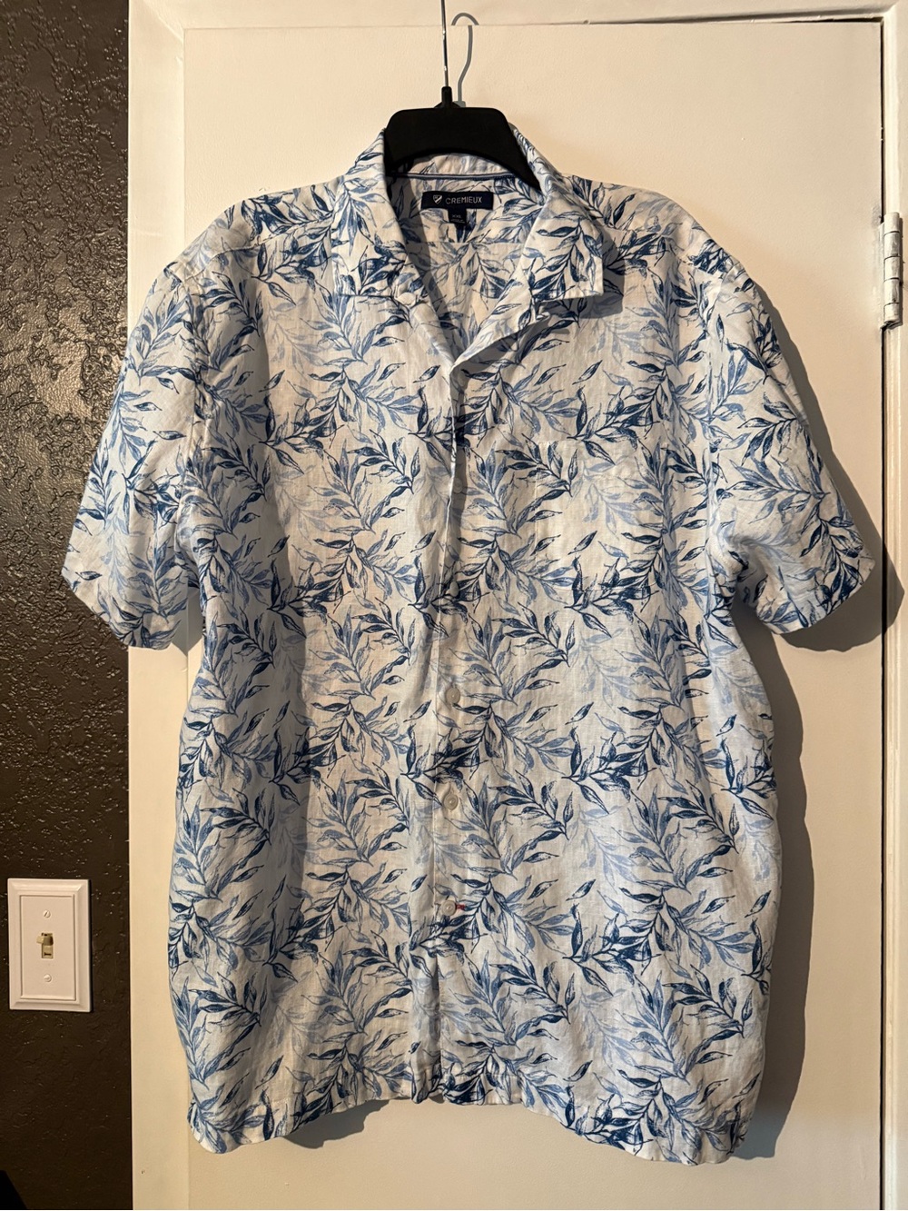 Cremieux White Short-Sleeve Shirt with Blue Leaf Print